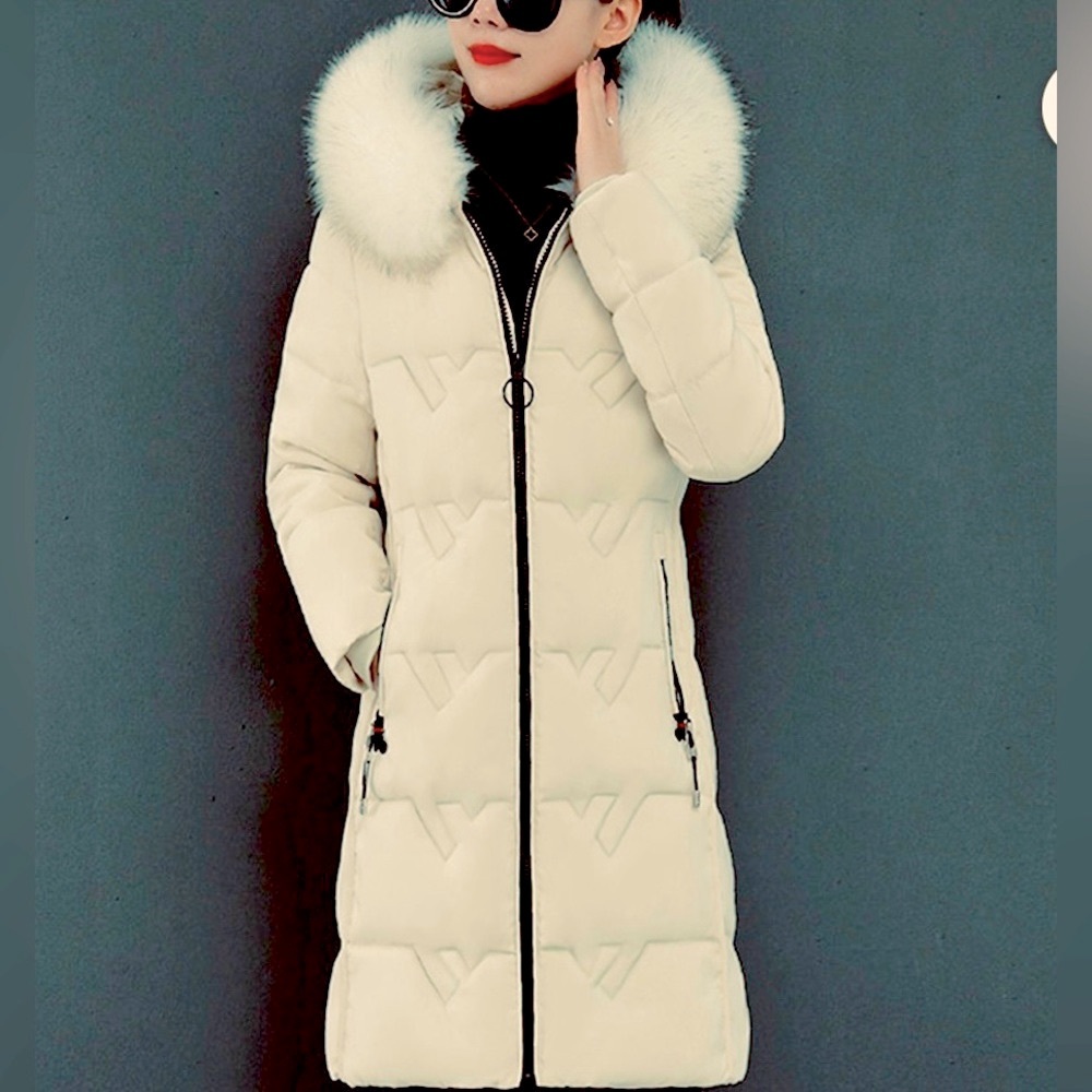 BRAND NEW Quilted Winter Coat Removable Faux Fur Trim Hood Size Juniors L
